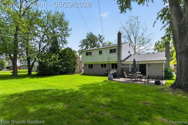 30195 Pleasant Trail, Southfield, MI 48076