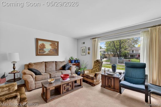 30195 Pleasant Trail, Southfield, MI 48076
