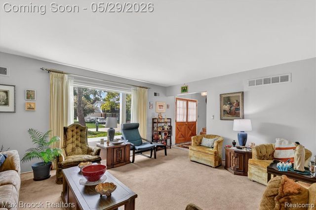30195 Pleasant Trail, Southfield, MI 48076