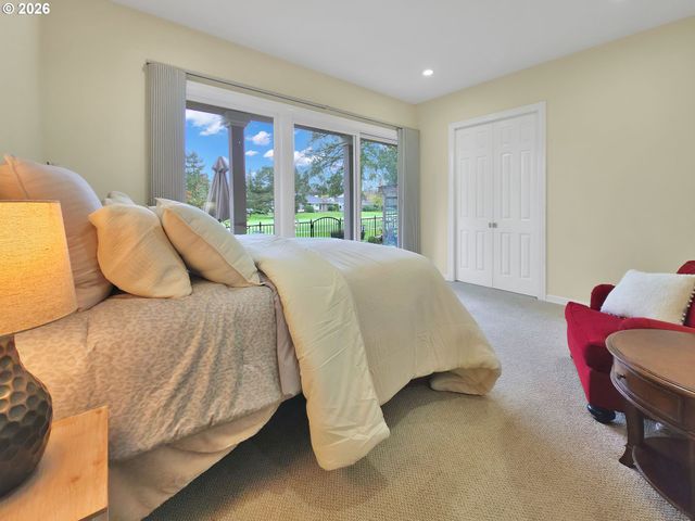 32082 Sw CHARBONNEAU Dr, Wilsonville, OR 97070