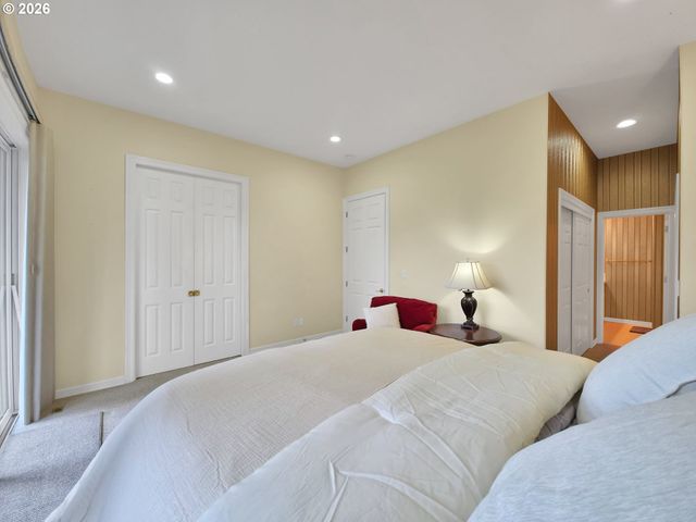 32082 Sw CHARBONNEAU Dr, Wilsonville, OR 97070
