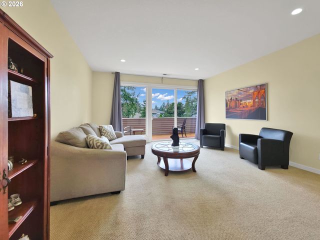 32082 Sw CHARBONNEAU Dr, Wilsonville, OR 97070