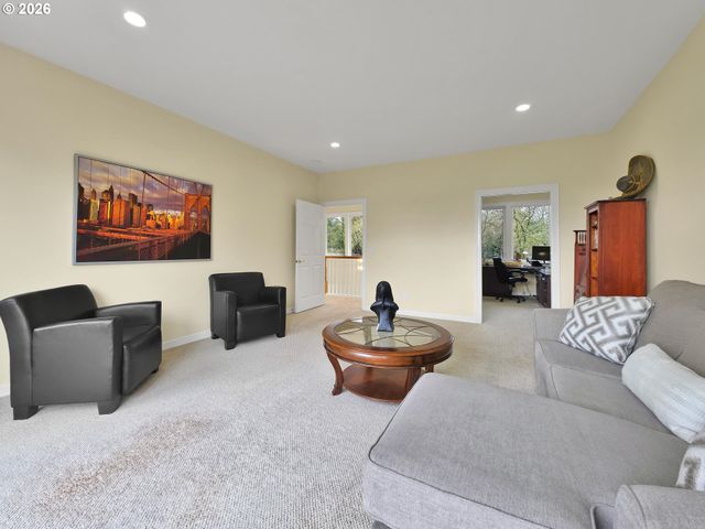 32082 Sw CHARBONNEAU Dr, Wilsonville, OR 97070