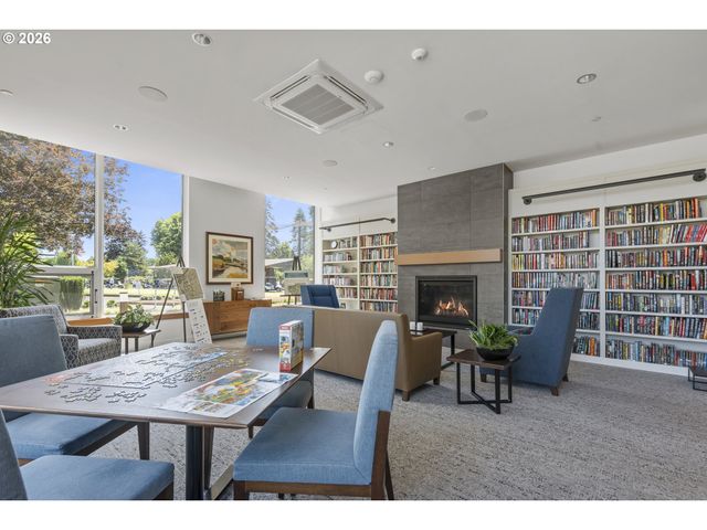 32082 Sw CHARBONNEAU Dr, Wilsonville, OR 97070