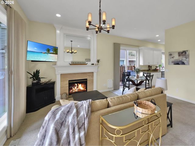 32082 Sw CHARBONNEAU Dr, Wilsonville, OR 97070