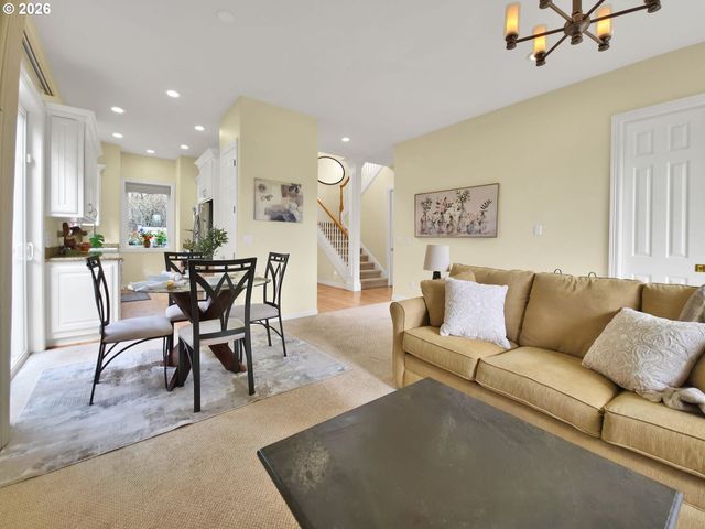 32082 Sw CHARBONNEAU Dr, Wilsonville, OR 97070