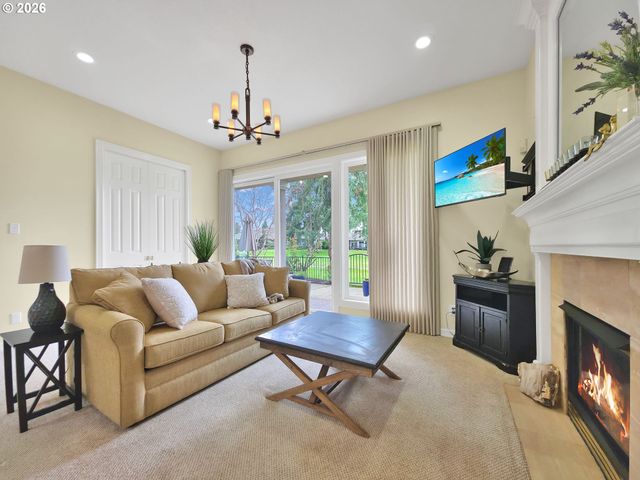 32082 Sw CHARBONNEAU Dr, Wilsonville, OR 97070