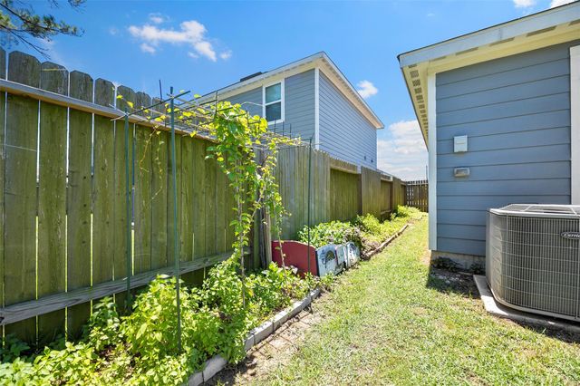 12730 Pelican Bay Drive, Houston, TX 77038