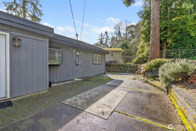 3012 SW 102nd Street, Seattle, WA 98146