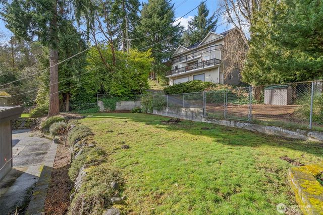 3012 SW 102nd Street, Seattle, WA 98146