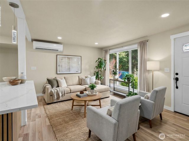 3012 SW 102nd Street, Seattle, WA 98146