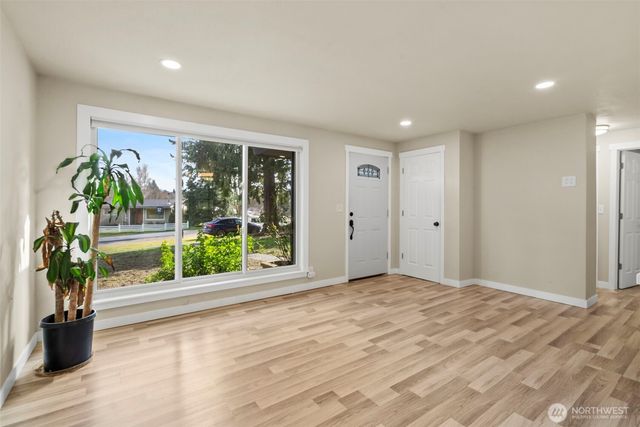 3012 SW 102nd Street, Seattle, WA 98146