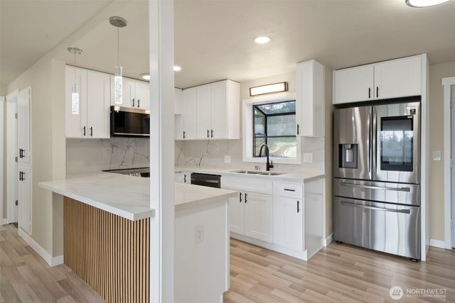 3012 SW 102nd Street, Seattle, WA 98146