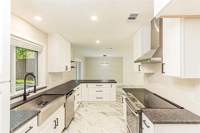 4112 Barnsley Court, Arlington, TX 76016