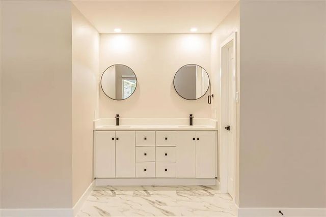 4112 Barnsley Court, Arlington, TX 76016