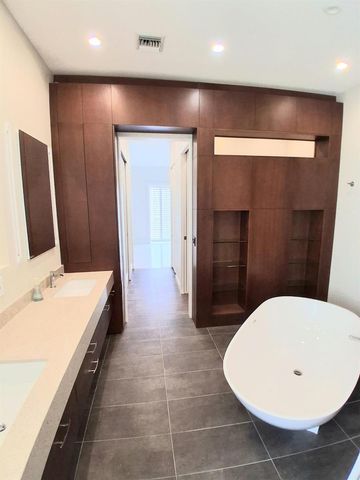 8465 BEACONHILL Road, Palm Beach Gardens, FL 33410