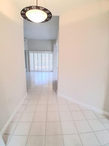 8465 BEACONHILL Road, Palm Beach Gardens, FL 33410