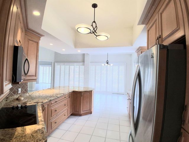 8465 BEACONHILL Road, Palm Beach Gardens, FL 33410