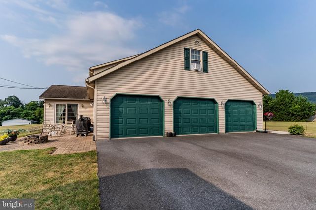 2244 COMMUNITY CENTER RD, Saint Thomas, PA 17252