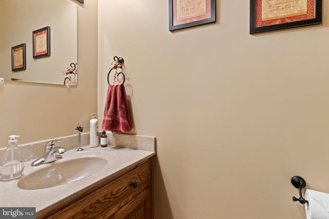 2244 COMMUNITY CENTER RD, Saint Thomas, PA 17252