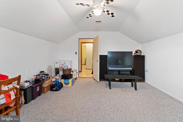 2244 COMMUNITY CENTER RD, Saint Thomas, PA 17252