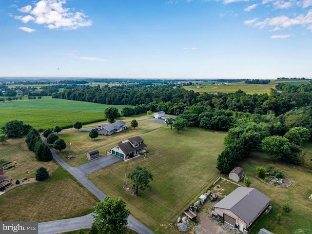 2244 COMMUNITY CENTER RD, Saint Thomas, PA 17252