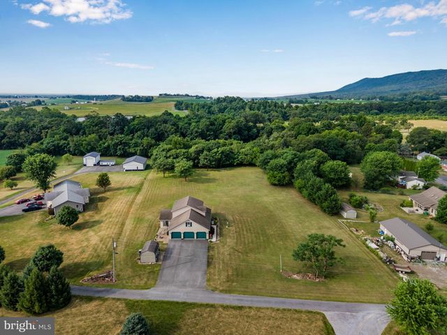 2244 COMMUNITY CENTER RD, Saint Thomas, PA 17252