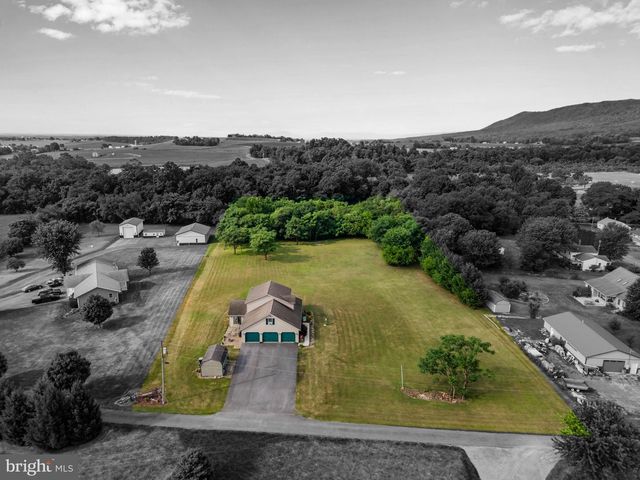 2244 COMMUNITY CENTER RD, Saint Thomas, PA 17252