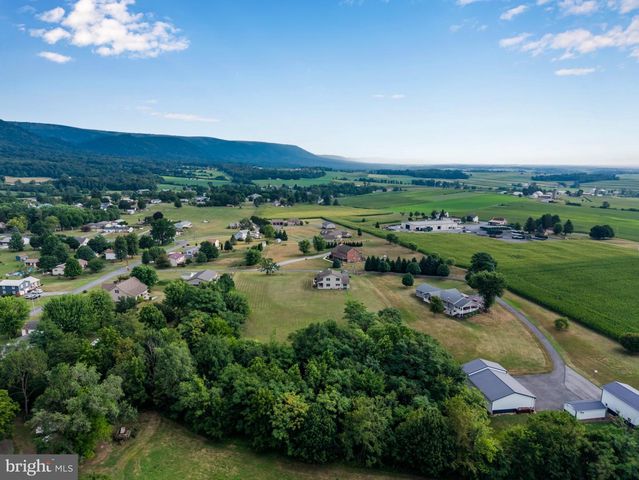 2244 COMMUNITY CENTER RD, Saint Thomas, PA 17252