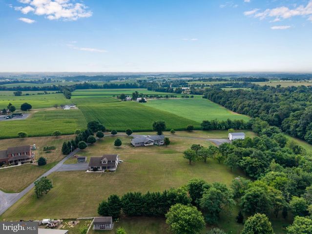 2244 COMMUNITY CENTER RD, Saint Thomas, PA 17252