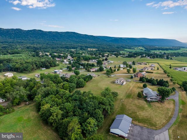 2244 COMMUNITY CENTER RD, Saint Thomas, PA 17252
