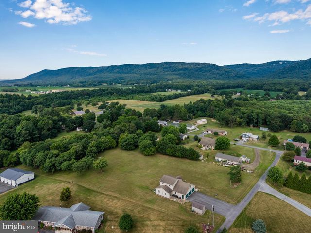 2244 COMMUNITY CENTER RD, Saint Thomas, PA 17252