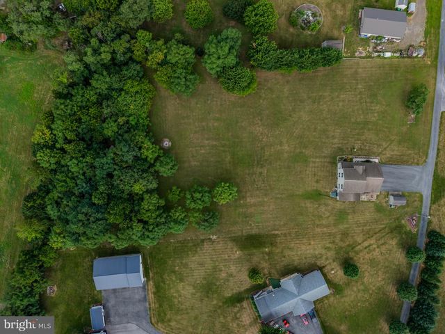 2244 COMMUNITY CENTER RD, Saint Thomas, PA 17252