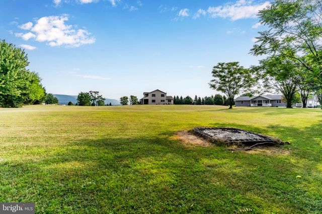2244 COMMUNITY CENTER RD, Saint Thomas, PA 17252