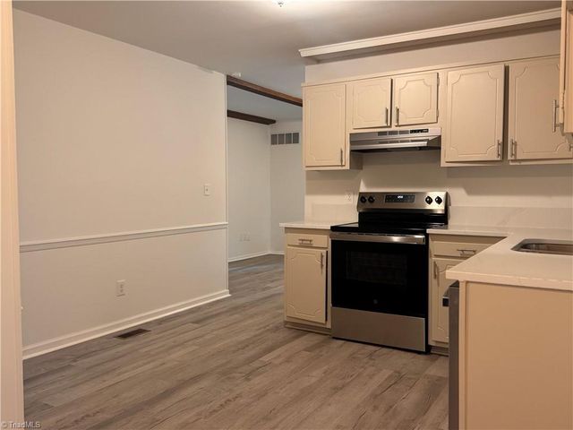 639 Woodhaven Drive, Burlington, NC 27217