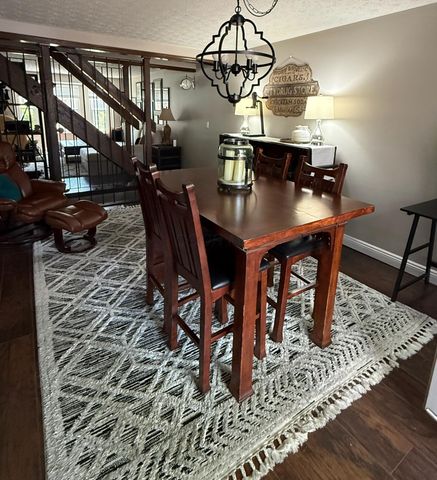 1683 Saint Albans Court, 22-83, Columbus, OH 43220