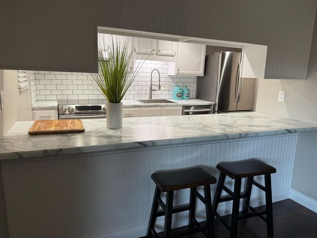 1683 Saint Albans Court, 22-83, Columbus, OH 43220