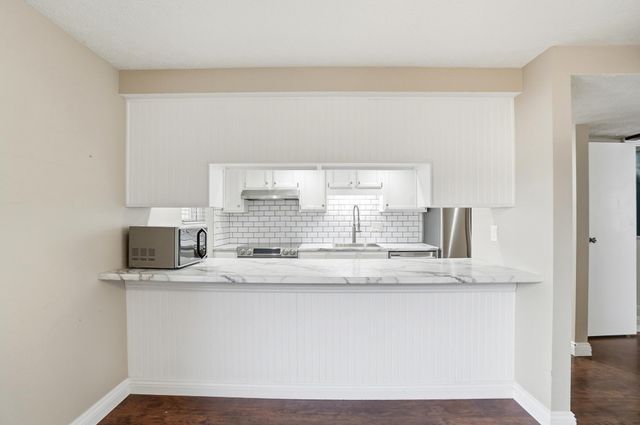 1683 Saint Albans Court, 22-83, Columbus, OH 43220