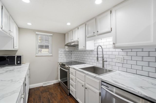 1683 Saint Albans Court, 22-83, Columbus, OH 43220