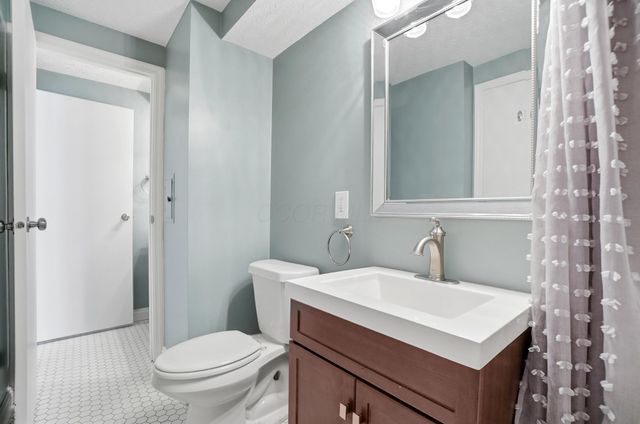 1683 Saint Albans Court, 22-83, Columbus, OH 43220