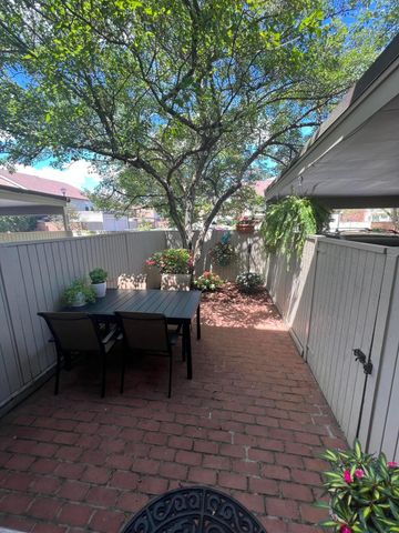 1683 Saint Albans Court, 22-83, Columbus, OH 43220