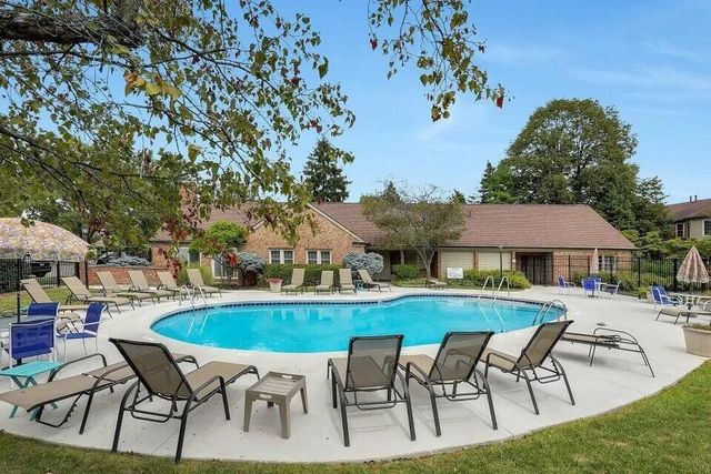 1683 Saint Albans Court, 22-83, Columbus, OH 43220