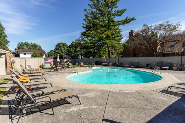 1683 Saint Albans Court, 22-83, Columbus, OH 43220