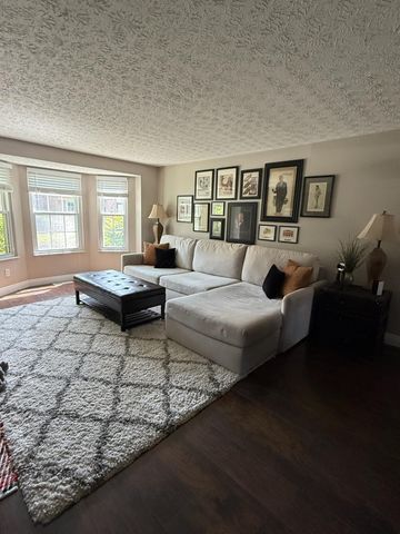 1683 Saint Albans Court, 22-83, Columbus, OH 43220