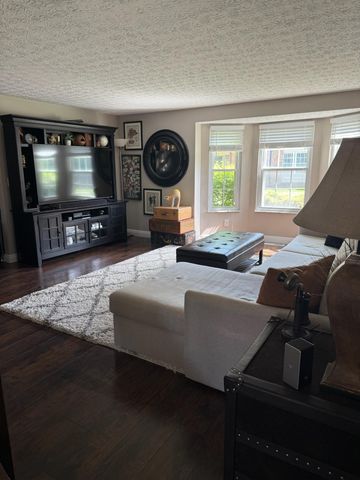 1683 Saint Albans Court, 22-83, Columbus, OH 43220