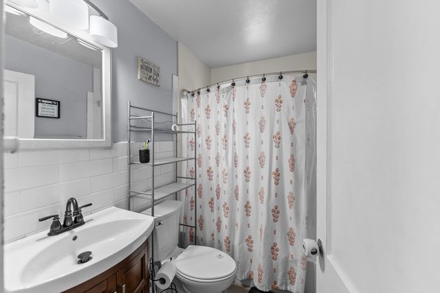 1144 39th Street, Moline, IL 61265