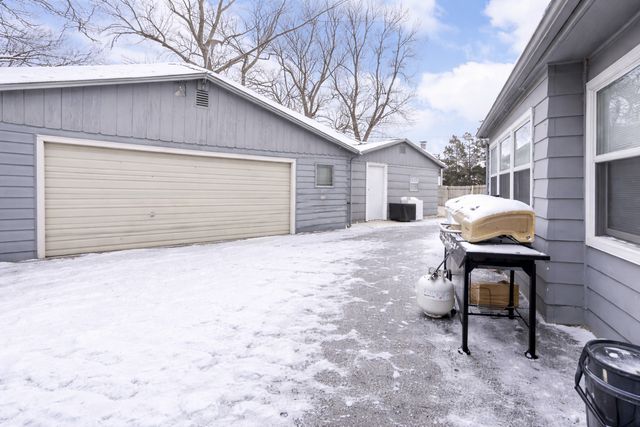 1144 39th Street, Moline, IL 61265