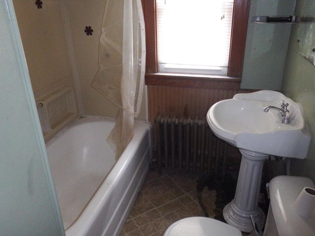 3103 W Juneau AVENUE, Milwaukee, WI 53208