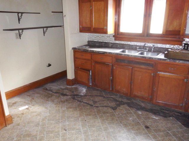 3103 W Juneau AVENUE, Milwaukee, WI 53208