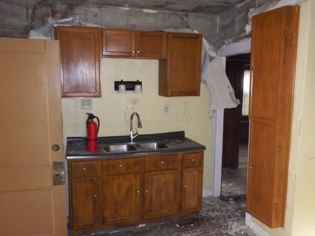 3103 W Juneau AVENUE, Milwaukee, WI 53208